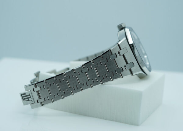 Audemars PIGUET ROYAL OAK 15550ST GREY DIAL 37MM 2023 WARRANTY FULL SET - Image 5