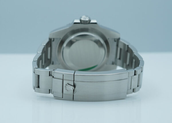 Rolex 116610LV SUBMARINER HULK GREEN DIAL GREEN BEZEL 2015 FULL SET - Image 7
