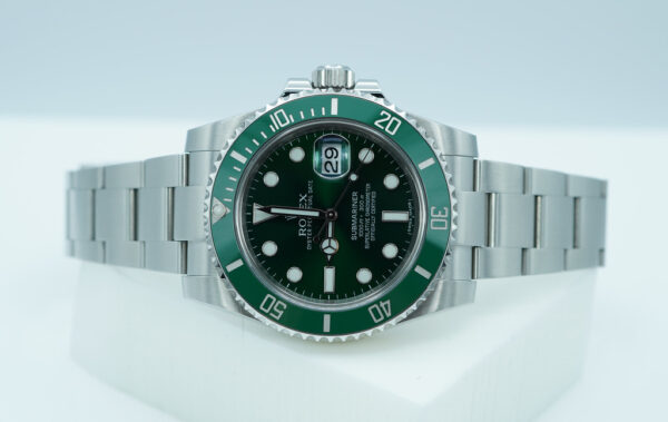 Rolex 116610LV SUBMARINER HULK GREEN DIAL GREEN BEZEL 2015 FULL SET - Image 10