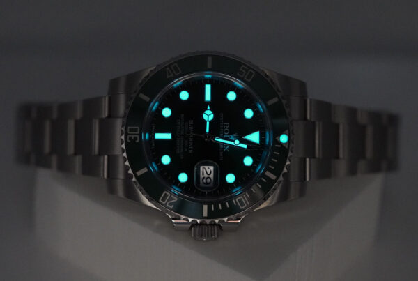 Rolex 116610LV SUBMARINER HULK GREEN DIAL GREEN BEZEL 2015 FULL SET - Image 11