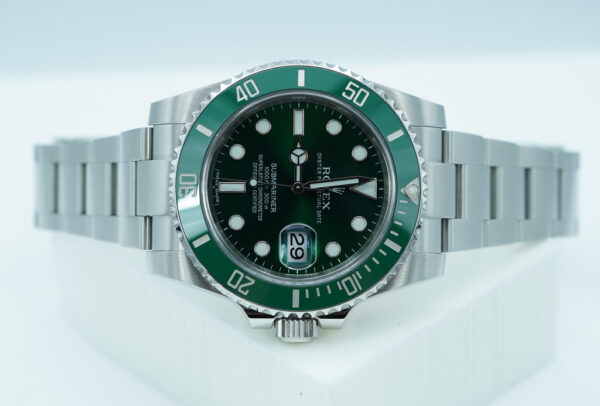 Rolex 116610LV SUBMARINER HULK GREEN DIAL GREEN BEZEL 2015 FULL SET - Image 9