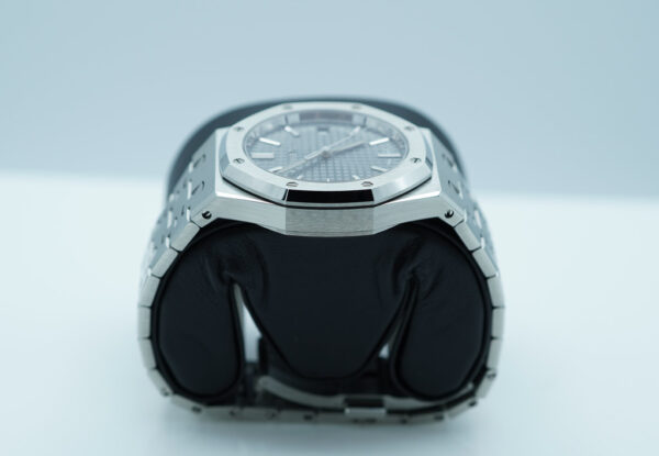 Audemars PIGUET ROYAL OAK 15550ST GREY DIAL 37MM 2023 WARRANTY COMPLETE SET - Image 4