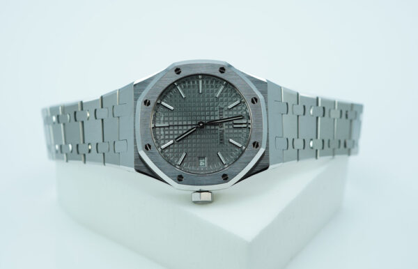 Audemars PIGUET ROYAL OAK 15550ST GREY DIAL 37MM 2023 WARRANTY COMPLETE SET - Image 8
