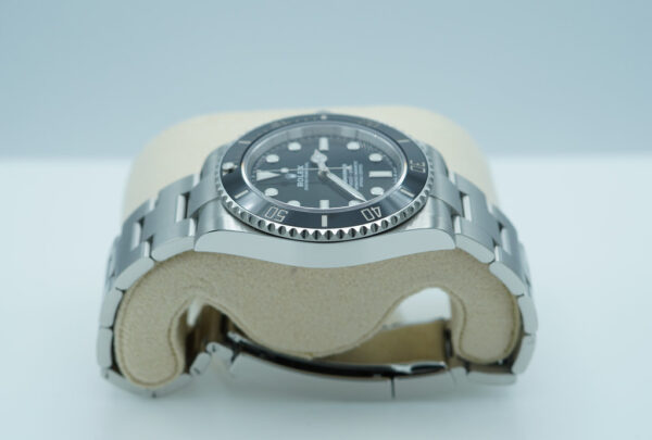 Rolex 124060 SUBMARINER NO DATE 41 NEW MODEL 2024 WARRANTY COMPLETE SET - Image 4