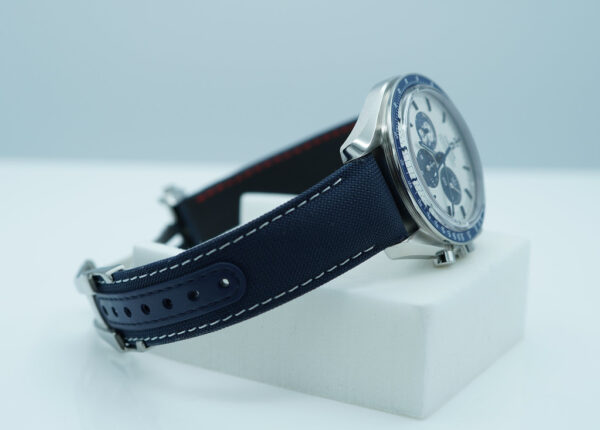 Omega SPEEDMASTER SILVER SNOOPY AWARD 50TH ANNIVERSARY 2023 FULL SET - Image 5