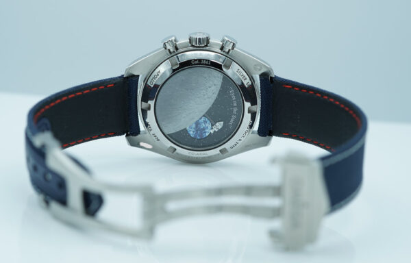 Omega SPEEDMASTER SILVER SNOOPY AWARD 50TH ANNIVERSARY 2023 FULL SET - Image 8