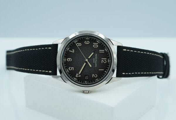 Patek PHILIPPE 5226G CALATRAVA 18K WHITE GOLD CHARCOAL GRAY DIAL 2022 FULL SET - Image 9