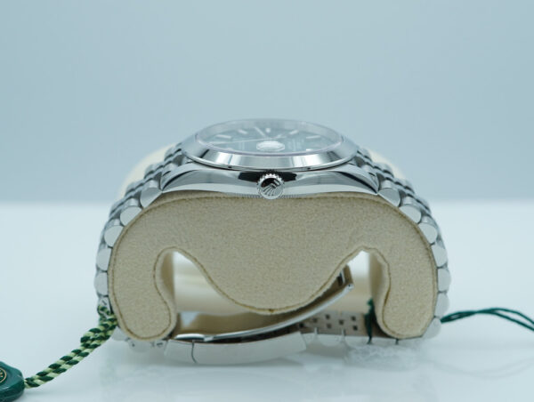 BRAND NEW Rolex 126300 DATEJUST 41 MINT GREEN DIAL JUBILEE BAND 2024 FULL SET - Image 3