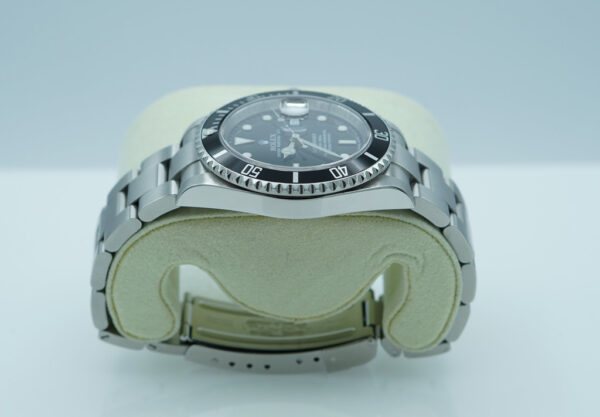 Rolex 16610 SUBMARINER DIAL STAINLESS STEEL RANDOM SERIAL 2010 BOXES PAPERS - Image 4