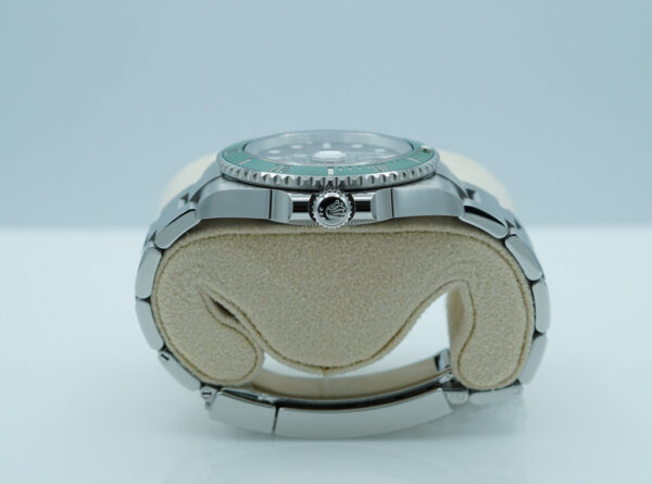 Rolex 126610LV SUBMARINER 41 GREEN MK1 BEZEL BLACK DIAL 2022 WARRANTY FULL SET - Image 3