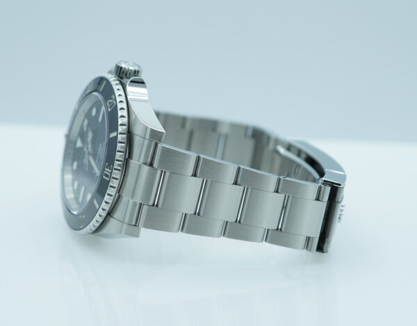 Rolex 124060 SUBMARINER NO DATE 41 NEW MODEL 2022 WARRANTY FULL SET - Image 5
