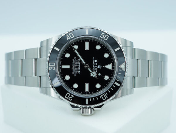 Rolex 124060 SUBMARINER NO DATE 41 NEW MODEL 2022 WARRANTY FULL SET - Image 9