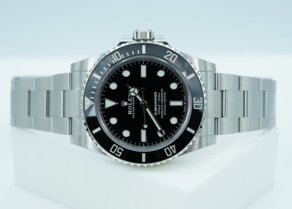 Rolex 124060 SUBMARINER NO DATE 41 NEW MODEL 2022 WARRANTY FULL SET - Image 10