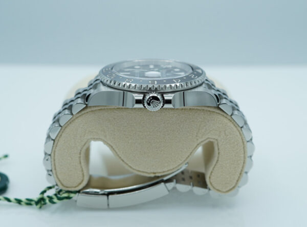 BRAND NEW Rolex 126710GRNR GMT MASTER 2 BLACK GREY BEZEL JUBILEE BAND 2024 FULL SET - Image 3