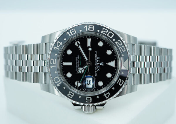 Rolex 126710GRNR GMT MASTER II BLACK GREY BEZEL JUBILEE BAND 2024 FULL SET - Image 9