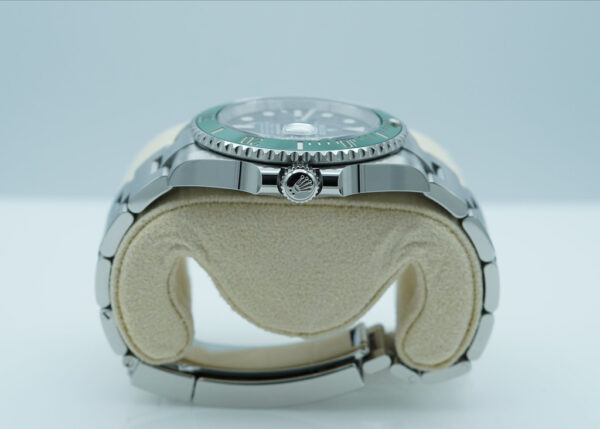 Rolex 126610LV SUBMARINER 41 GREEN MK1 BEZEL BLACK DIAL 2022 WARRANTY FULL SET - Image 3