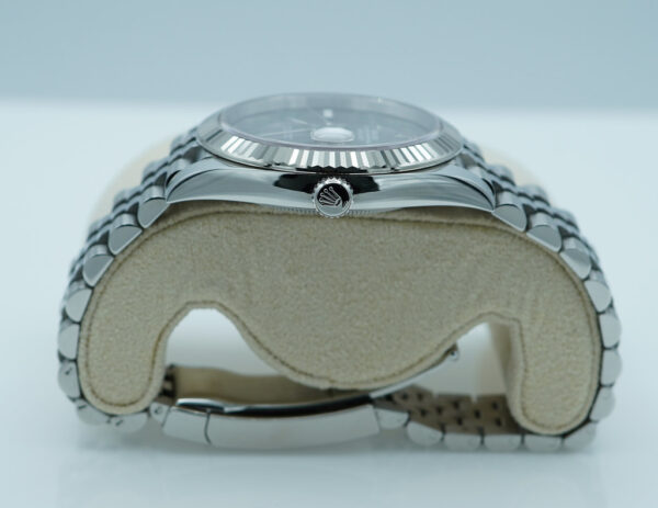 Rolex 126334 DATEJUST 41 FLUTED BEZEL WIMBLEDON DIAL JUBILEE BAND 2024 FULL SET - Image 3