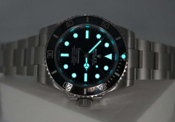 Rolex 124060 SUBMARINER NO DATE 41 NEW MODEL 2023 WARRANTY FULL SET - Image 11