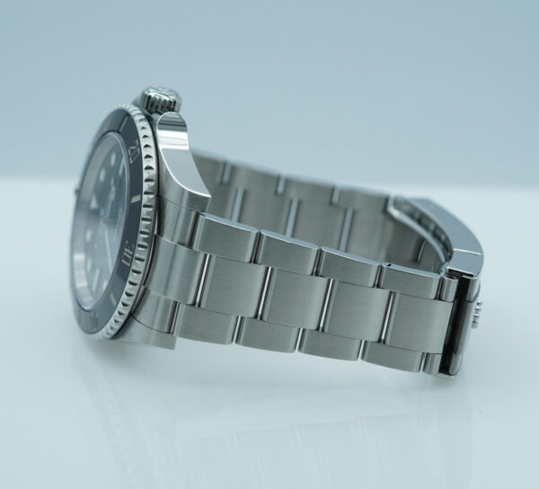 Rolex 124060 SUBMARINER NO DATE 41 NEW MODEL 2023 WARRANTY FULL SET - Image 5