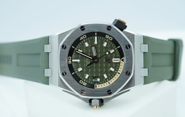 Audemars PIGUET ROYAL OAK OFFSHORE DIVER 15720ST KHAKI GREEN DIAL 2021 WARRANTY - Image 9