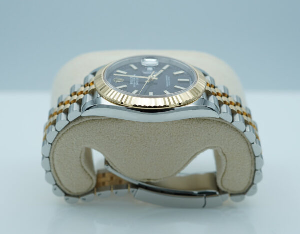 Rolex 126333 DATEJUST 41 YELLOW GOLD STEEL BLACK DIAL JUBILEE BAND 2024 FULL SET - Image 4
