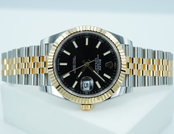 Rolex 126333 DATEJUST 41 YELLOW GOLD STEEL BLACK DIAL JUBILEE BAND 2024 FULL SET - Image 9