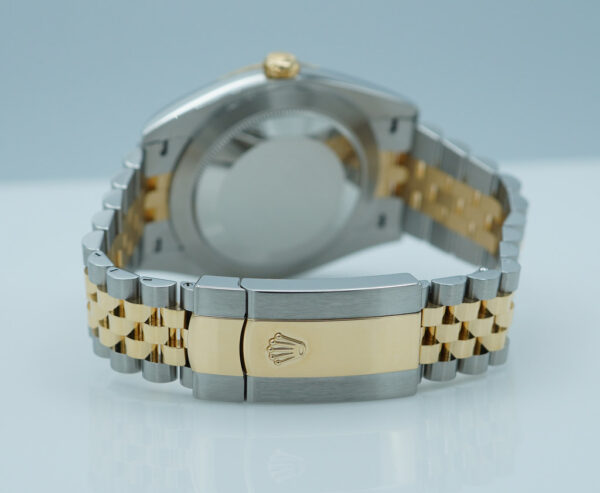 Rolex 126333 DATEJUST 41 YELLOW GOLD STEEL BLACK DIAL JUBILEE BAND 2024 FULL SET - Image 7
