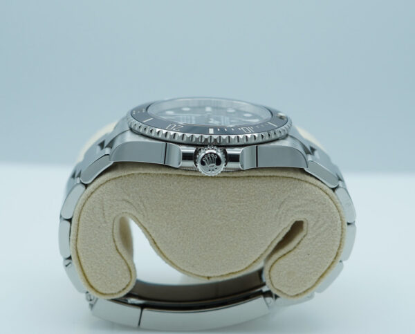 Rolex 124060 SUBMARINER NO DATE 41 NEW MODEL 2022 WARRANTY FULL SET - Image 3