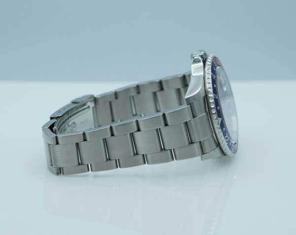 Rolex 16710B GMT MASTER II PEPSI RED BLUE BEZEL Z SERIAL BOXES PAPERS - Image 6