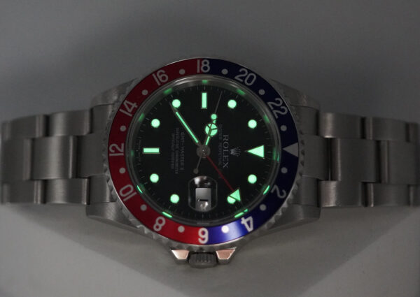 Rolex 16710B GMT MASTER II PEPSI RED BLUE BEZEL Z SERIAL BOXES PAPERS - Image 11