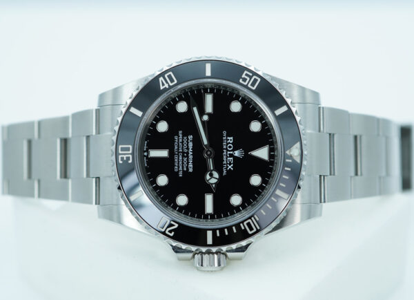 Rolex 124060 SUBMARINER NO DATE 41 NEW MODEL 2022 WARRANTY FULL SET - Image 9