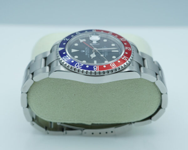 Rolex 16710B GMT MASTER II PEPSI RED BLUE BEZEL Z SERIAL BOXES PAPERS - Image 4