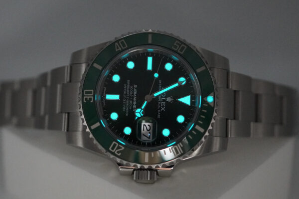 Rolex 116610LV SUBMARINER HULK GREEN DIAL GREEN BEZEL 2019 FULL SET - Image 11