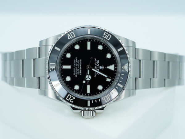 Rolex 124060 SUBMARINER NO DATE 41 NEW MODEL 2023 WARRANTY FULL SET - Image 9