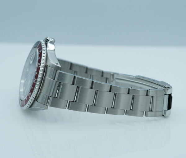 Rolex 16710 GMT MASTER II RED BLACK COKE BEZEL Y SERIAL 2003 BOX PAPERS - Image 5