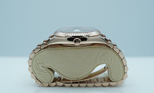 Rolex 228235 DAY DATE 40 ROSE GOLD CHOCOLATE ROMAN DIAL 2022 WARRANTY FULL SET - Image 3