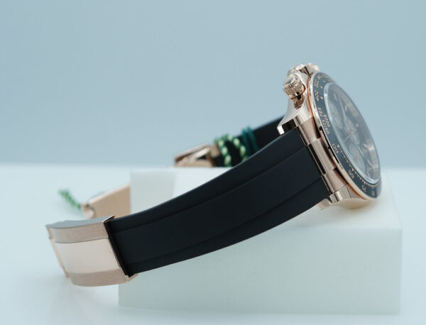 BRAND NEW Rolex 126515LN DAYTONA 18K ROSE GOLD OYSTERFLEX BLACK DIAL 2025 FULL SET - Image 5