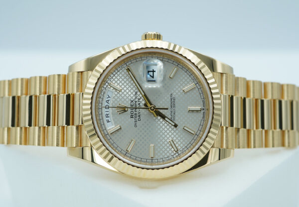 Rolex 228238 DAY DATE 40 18K YELLOW GOLD SILVER MOTIF DIAL 2021 FULL SET - Image 10