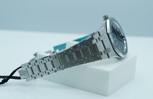 BRAND NEW  AUDEMARS PIGUET ROYAL OAK JUMBO 16202ST BLUE DIAL 2025 FULL SET - Image 6