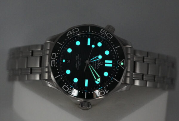 Omega SEAMASTER DIVER 300M GREEN WAVE DIAL BRACELET 2025 WARRANTY FULL SET - Image 11