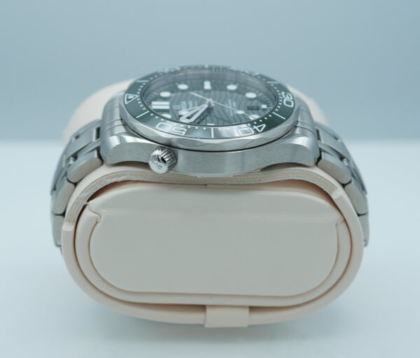 Omega SEAMASTER DIVER 300M GREEN WAVE DIAL BRACELET 2025 WARRANTY FULL SET - Image 4