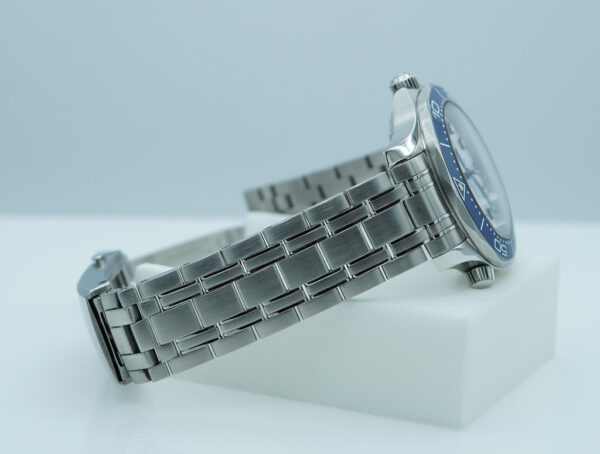 Omega SEAMASTER DIVER 300M TOKYO 2020 OLYMPICS WHITE DIAL BLUE BEZEL FULL SET - Image 5