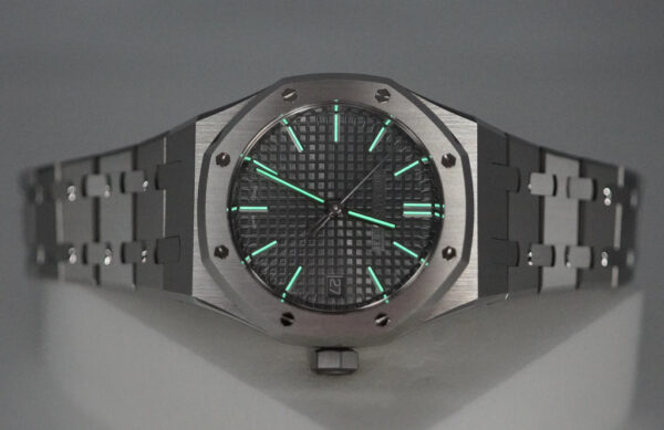 NEW Audemars PIGUET ROYAL OAK STEEL 15550ST GREY DIAL 37MM 2023 FULL SET - Image 11