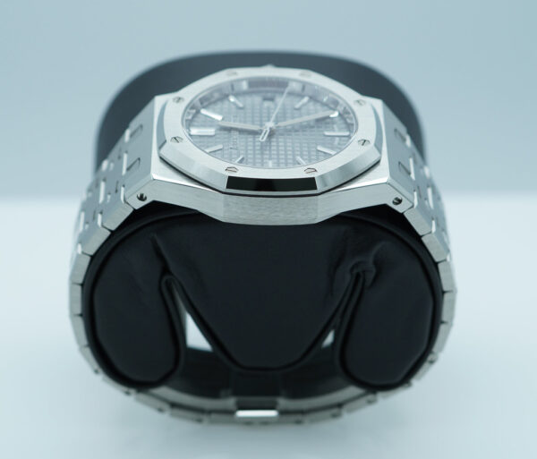 NEW Audemars PIGUET ROYAL OAK STEEL 15550ST GREY DIAL 37MM 2023 FULL SET - Image 4