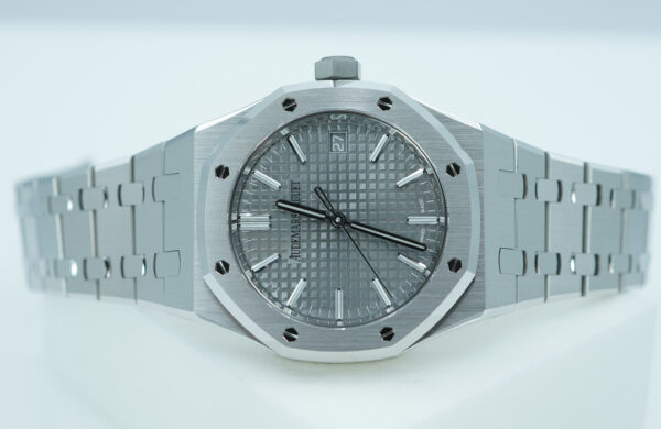 NEW Audemars PIGUET ROYAL OAK STEEL 15550ST GREY DIAL 37MM 2023 FULL SET - Image 10