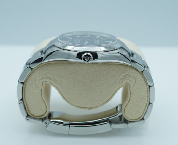 Rolex 214270 EXPLORER STAINLESS STEEL MARK 1 DIAL 39MM DISCONTINUED BOX & PAPER - Image 3
