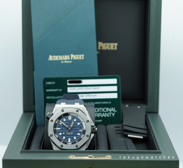 Audemars PIGUET ROYAL OAK OFFSHORE DIVER 15720ST BLUE DIAL 2024 WARRANTY FULL SET - Image 2
