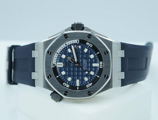 Audemars PIGUET ROYAL OAK OFFSHORE DIVER 15720ST BLUE DIAL 2024 WARRANTY FULL SET - Image 10