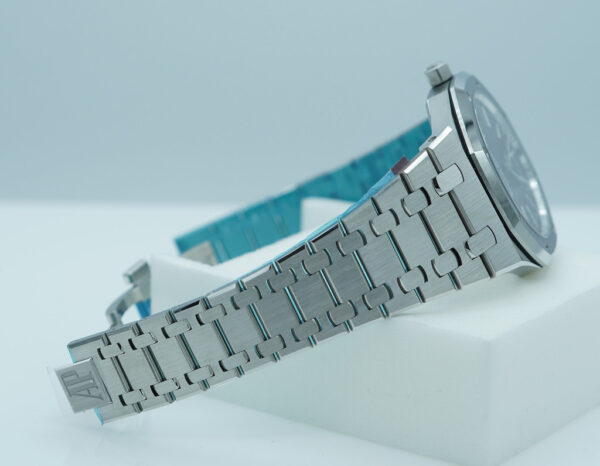 BRAND NEW Audemars PIGUET ROYAL OAK JUMBO 16202ST BLUE DIAL 2025 FULL SET - Image 5
