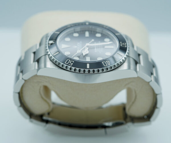Rolex 124060 SUBMARINER NO DATE 41 NEW MODEL 2023 WARRANTY FULL SET - Image 4